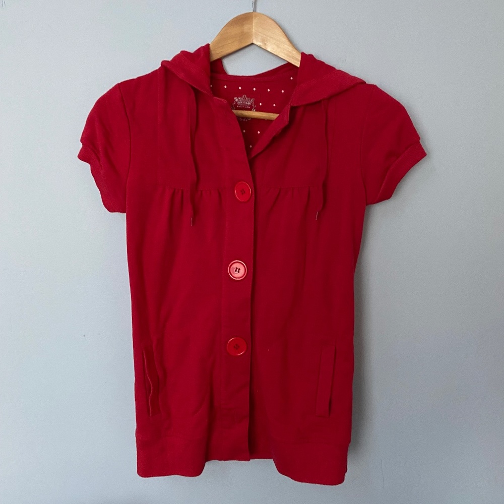 Red Short Sleeved Sweatshirt with Hood Buttons and Gathering